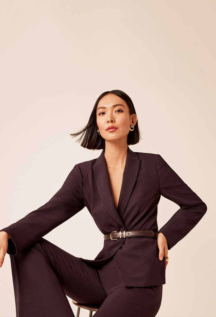 https://www.anntaylor.com/on/demandware.static/-/Sites-AnnTaylor-Library/default/dw78beac41/webassets/editorial/2023-suiting-guide-lp/aug/1803-Fall23-Suiting-LP_Mobile_PREFERED_sizing-slice_no-txt.jpg